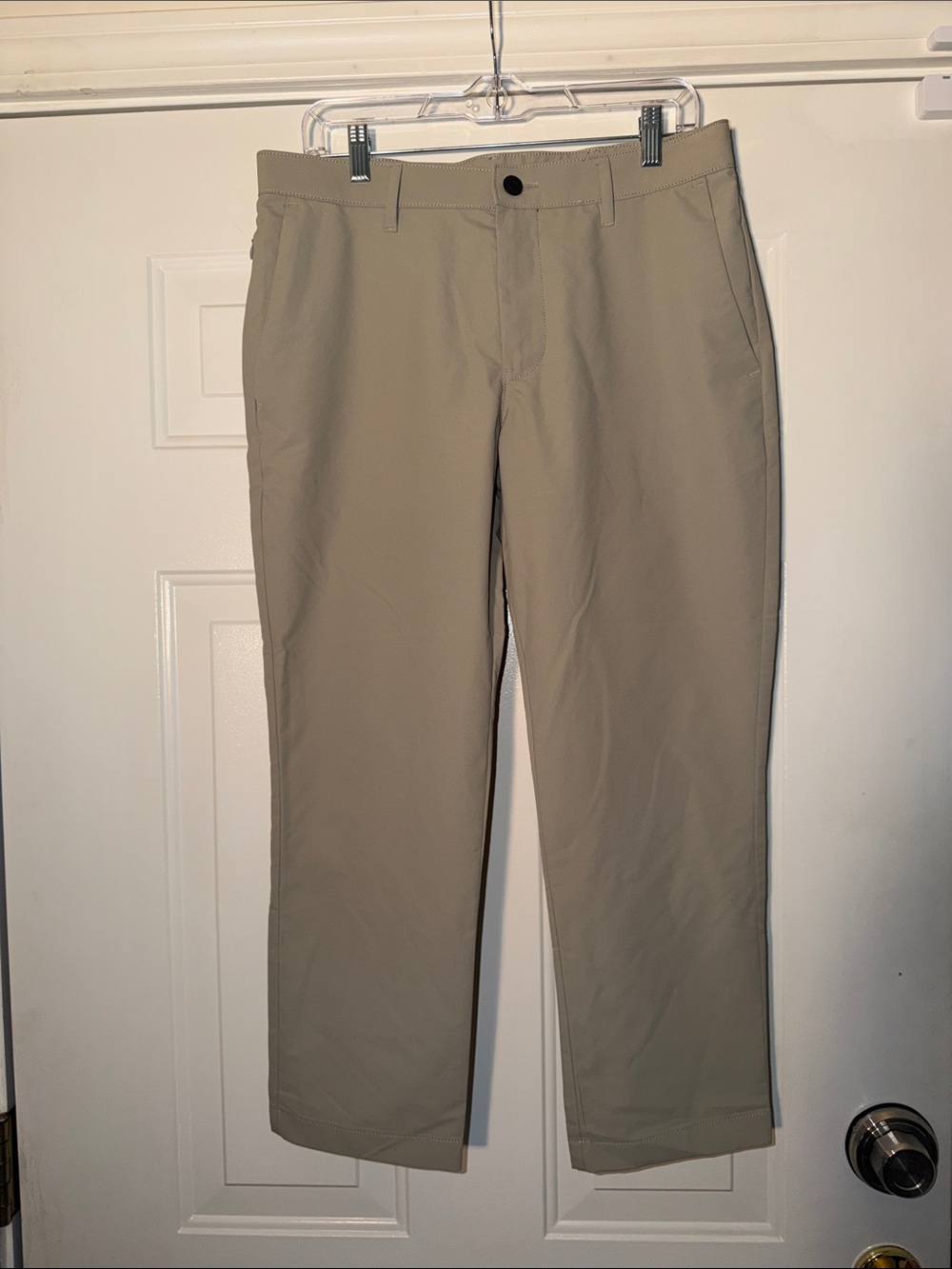 Banana Republic Men’s Slim Straight Performance Chinos in Light Khaki. Sz 32x29